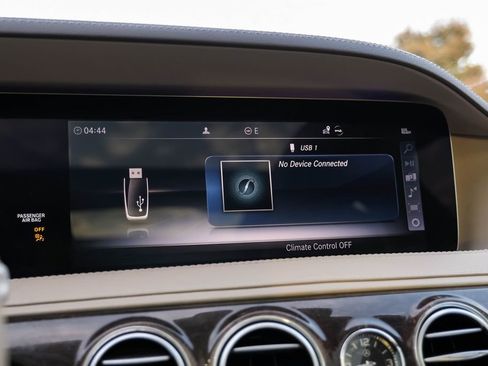 Used 2019 Mercedes-Benz S 560 4MATIC Sedan image 31