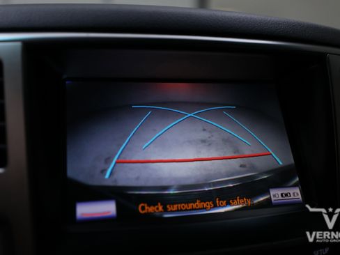 Used 2013 Lexus LX 570 4WD w/ Preferred Accessory Pkg image 27