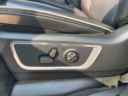 Used 2021 RAM 1500 Laramie AWD/4WD image 17