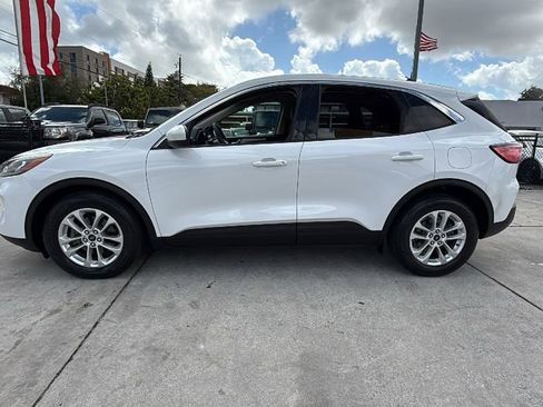 Used 2020 Ford Escape SE image 11