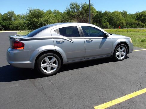 Used 2013 Dodge Avenger SE FWD image 10