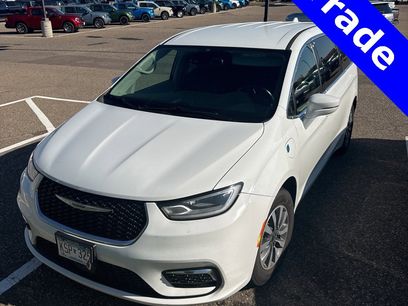 Used 2022 Chrysler Pacifica Touring-L