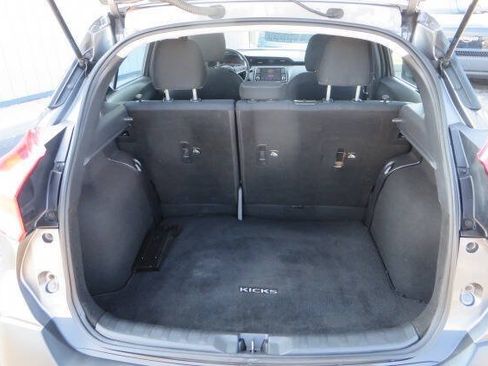 Used 2018 Nissan Kicks SV FWD image 8
