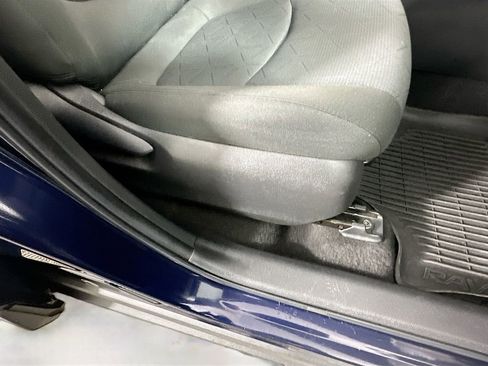 Used 2022 Toyota RAV4 XLE w/ Convenience Package image 23