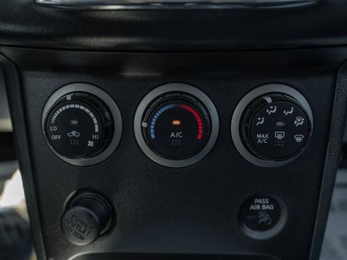 Used 2011 Nissan Rogue SV image 21