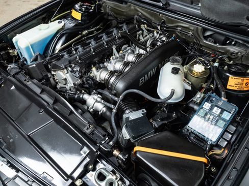 Used 1988 BMW M5 image 76