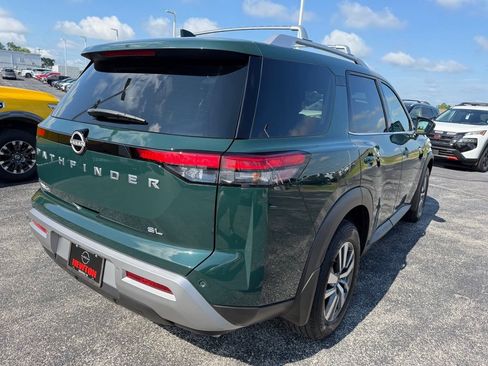 Used 2025 Nissan Pathfinder SL FWD image 41