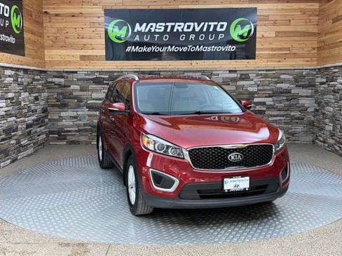 Used 2018 Kia Sorento AWD image 2