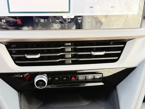 New 2026 Ford Explorer Active w/ Active Comfort Package image 15