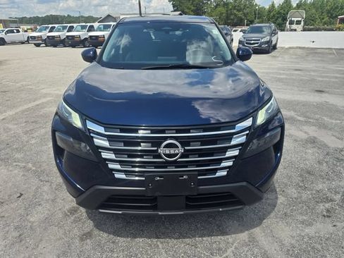 Used 2025 Nissan Rogue SV FWD image 12