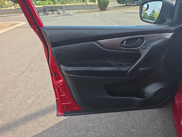 Used 2018 Nissan Rogue Sport S FWD image 11