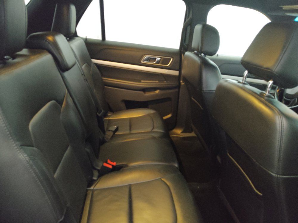 Used 2016 Ford Explorer XLT w/ Equipment Group 202A AWD/4WD image 19