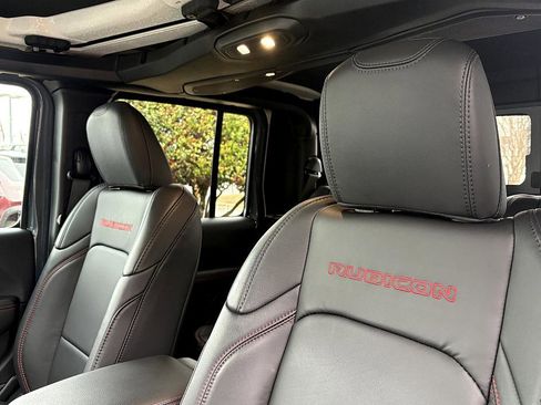 Used 2025 Jeep Gladiator Rubicon image 17