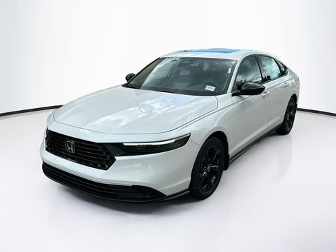 Used 2025 Honda Accord SE image 3
