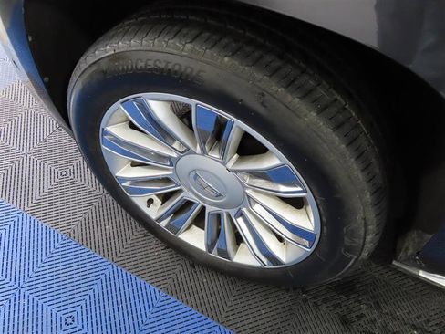 Used 2018 Cadillac Escalade ESV Platinum image 6