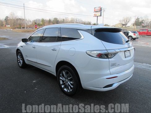 Used 2023 Buick Enclave Avenir w/ Avenir Technology Package image 4