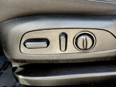 Used 2023 Chevrolet Blazer LT image 15