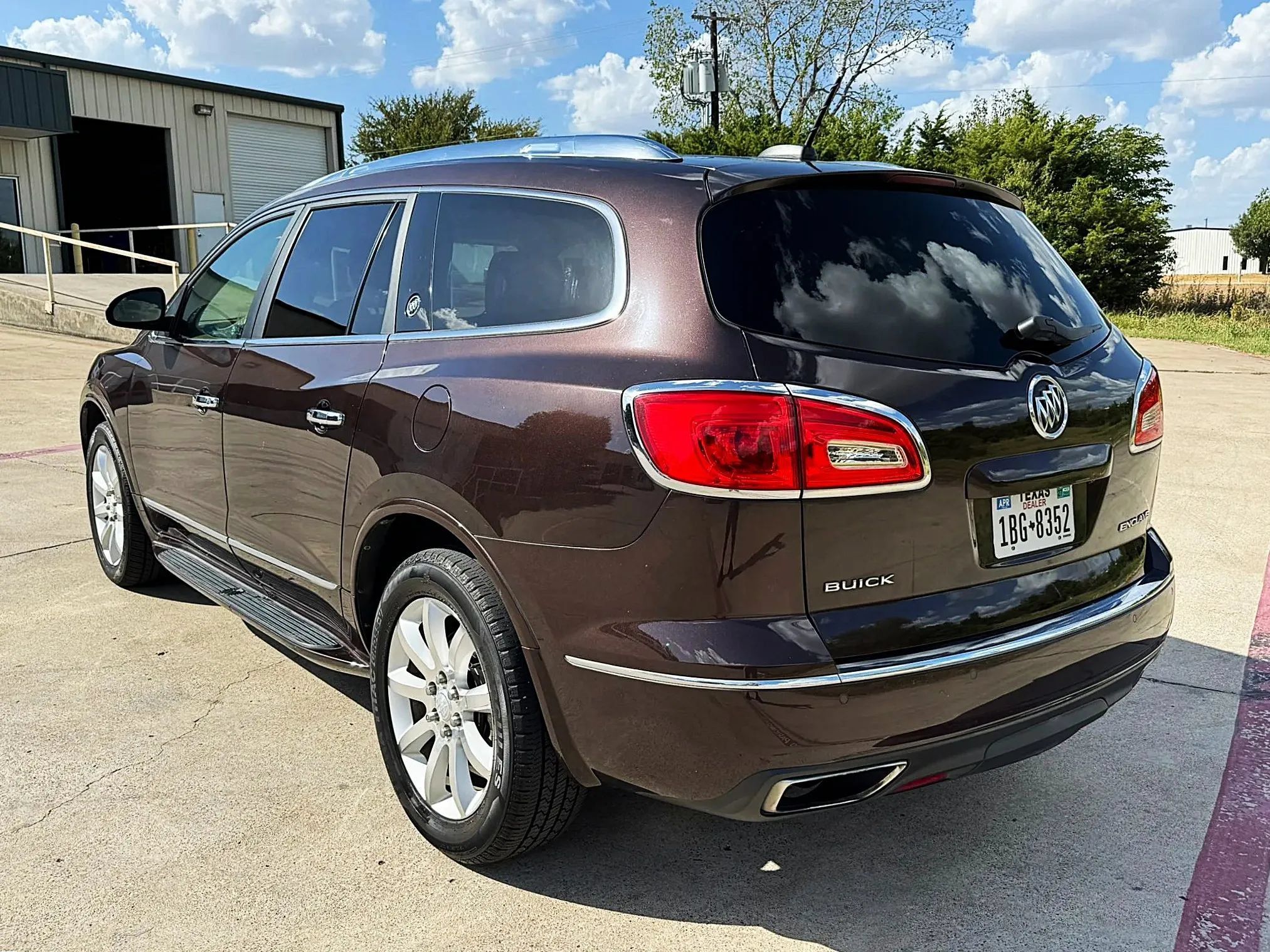 Used 2016 Buick Enclave Premium w/ Experience Buick Package FWD image 6