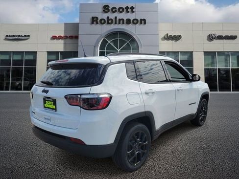 New 2026 Jeep Compass Latitude image 4