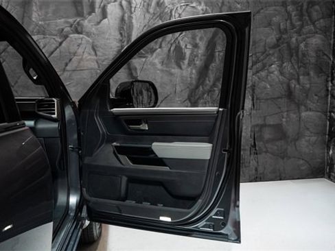 Used 2025 Toyota Tundra Limited image 8