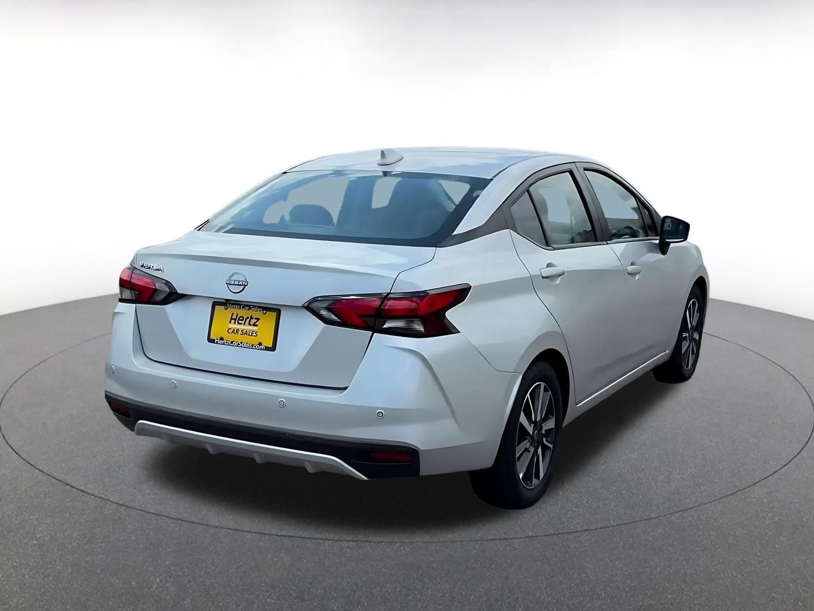 Used 2025 Nissan Versa SV FWD image 15
