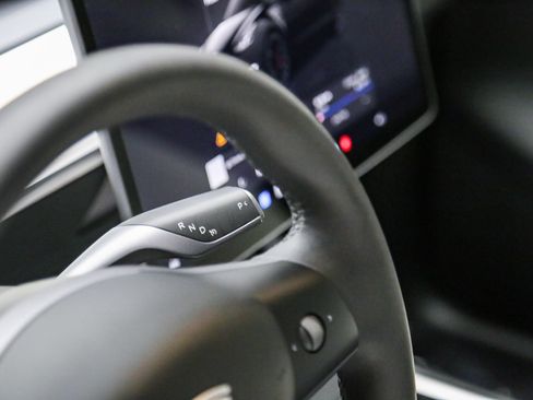 Used 2024 Tesla Model Y Performance AWD/4WD image 23