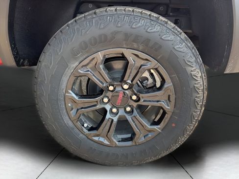 New 2025 GMC Canyon Elevation w/ Convenience Package image 43