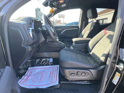 Used 2024 Chevrolet Colorado Z71 w/ Z71 Convenience Package 2 image 14