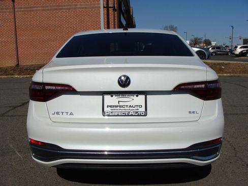 Used 2024 Volkswagen Jetta SEL image 5