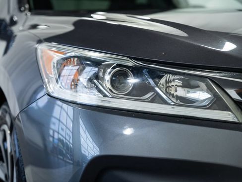 Used 2017 Honda Accord EX-L image 10
