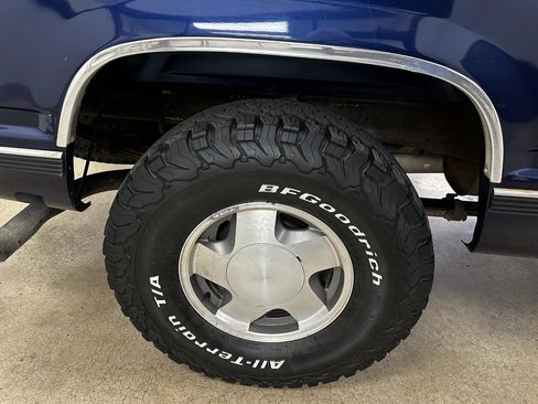 Used 1998 Chevrolet Silverado 1500 4x4 Extended Cab w/ Preferred Equipment Group 2 image 26