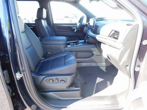 New 2026 Chevrolet Suburban Z71 w/ Comfort Package image 19