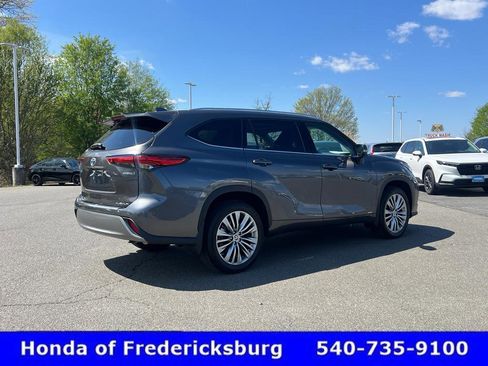 Used 2022 Toyota Highlander Platinum image 8
