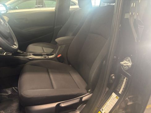 Used 2025 Toyota Corolla LE image 35
