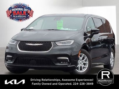 Used 2024 Chrysler Pacifica Touring-L