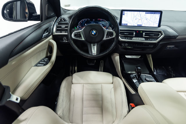 Certified 2023 BMW X4 xDrive30i w/ M Sport Package AWD/4WD image 3