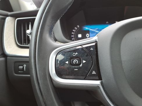 Used 2022 Volvo XC60 B5 Inscription AWD/4WD image 24