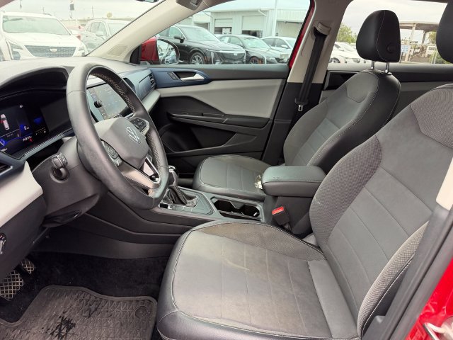 Used 2022 Volkswagen Taos SE FWD image 12