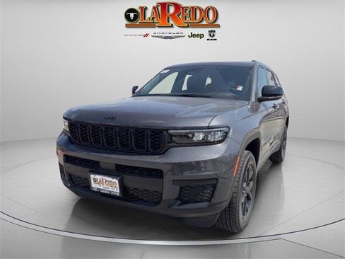 New 2025 Jeep Grand Cherokee L Altitude image 4