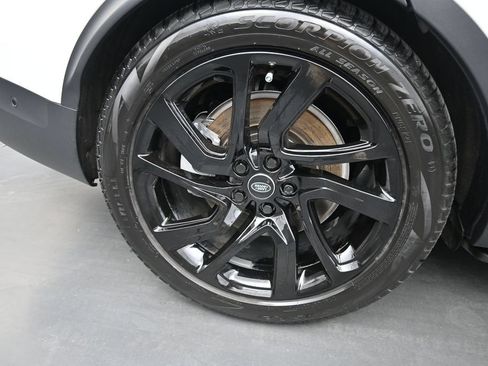 Used 2025 Land Rover Discovery S AWD/4WD image 4