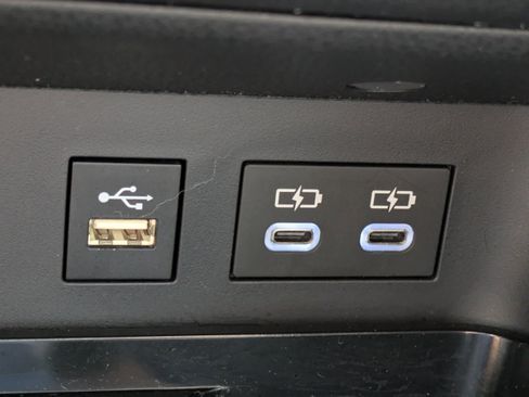 Used 2025 Toyota Camry SE w/ Convenience Package FWD image 20