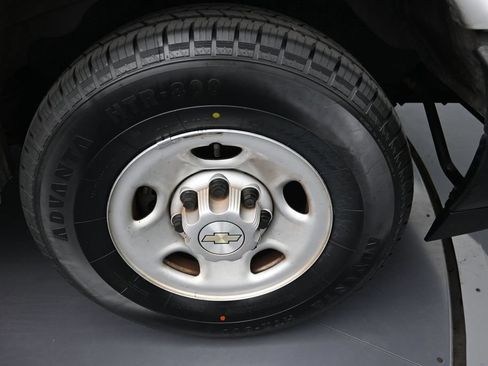 Used 2022 Chevrolet Express 3500 w/ Driver Convenience Package RWD image 9