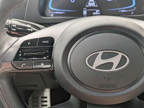 Used 2025 Hyundai Elantra Sport image 19