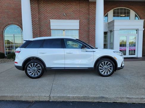 Used 2023 Lincoln Corsair Reserve w/ Equipment Group 201A image 4