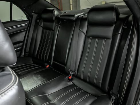 Used 2018 Chrysler 300 S w/ 300S Premium Group RWD image 20