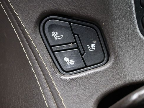 Used 2017 Chevrolet Suburban Premier image 34