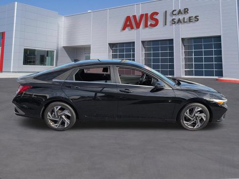 Used 2025 Hyundai Elantra SEL FWD image 5