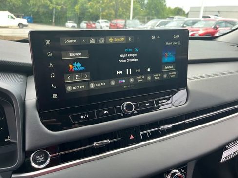 New 2025 Mitsubishi Outlander SEL image 21