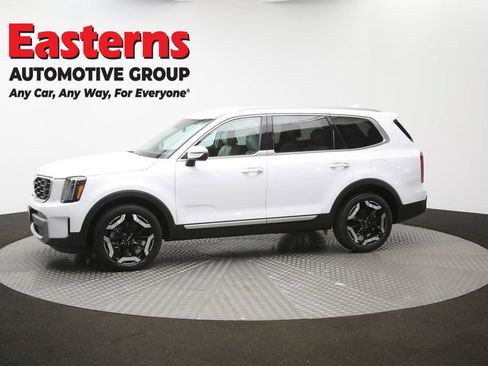Used 2023 Kia Telluride S FWD image 60