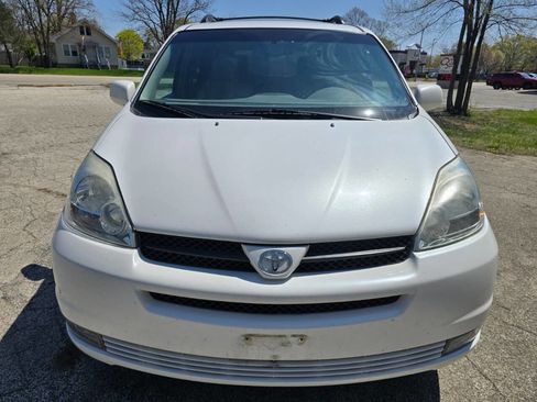 Used 2004 Toyota Sienna XLE Limited FWD image 2